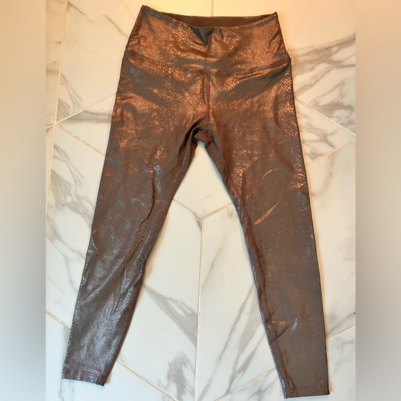 Beyond Yoga High waist Bronze Viper Legging - Picture 2 of 9